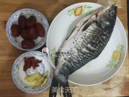 Make Red date fish soup step 0