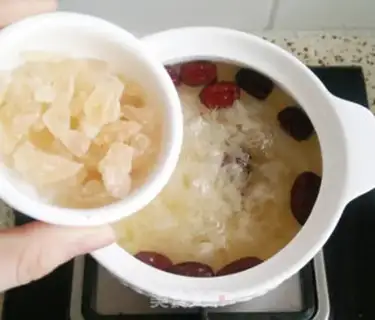 Make A silver spoon with red dates step 8