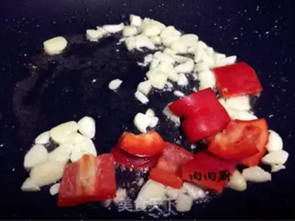 Make cucumber pepper fried eggs step 12
