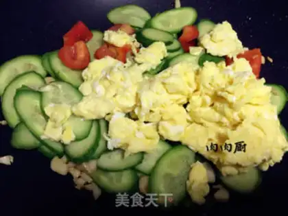 Make cucumber pepper fried eggs step 14