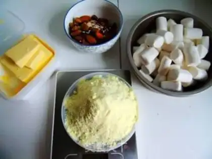 Make Almond oxen step 0