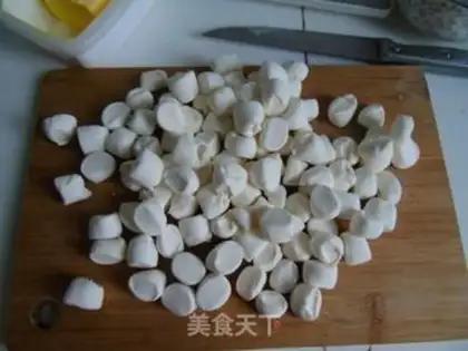 Make Almond oxen step 1