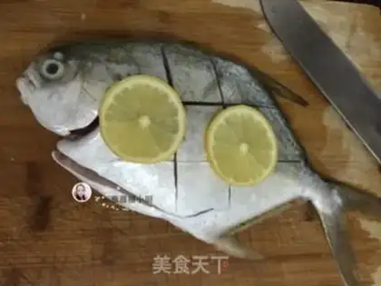 Make Lemon fried goldfish step 1
