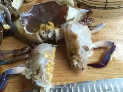 Make Curry-crab step 1