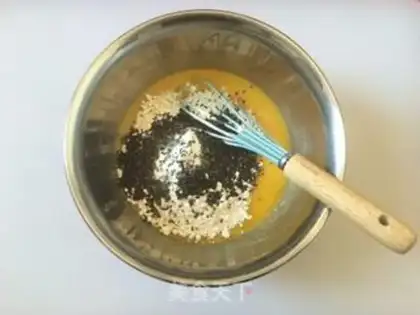 Make All-shell sesame egg rolls step 4