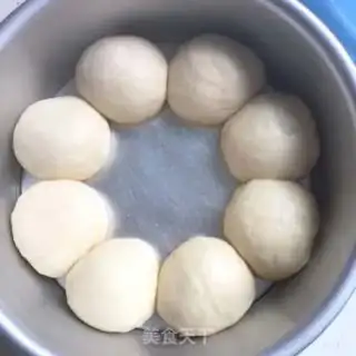 Make The yogurt ring bread step 5