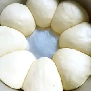 Make The yogurt ring bread step 6