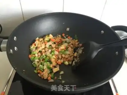Make Curry chicken fried rice step 4