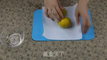 Make Honey lemon tea step 2