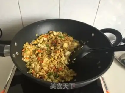 Make Curry chicken fried rice step 6