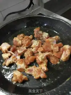 Make The fragrance makes fried ribs step 1