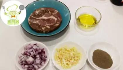 Make A simple new black pepper steak step 0