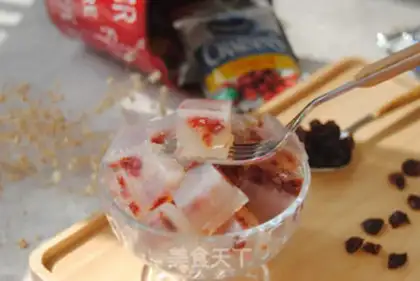 Make Cranberry hooves step 12