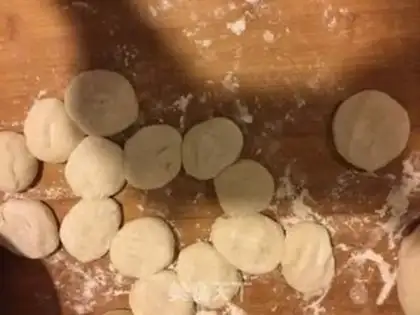 Make Carrot fan shrimp buns step 3