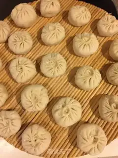 Make Carrot fan shrimp buns step 4