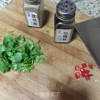 Make Pretzels of salt, fish step 4