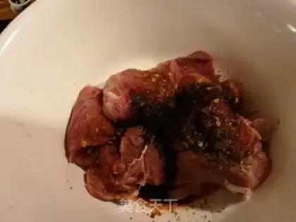 Make Fried steak step 1