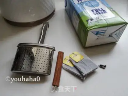 Make Cinnamon milk tea step 0
