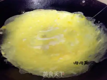 Make cucumber chop fried eggs step 5
