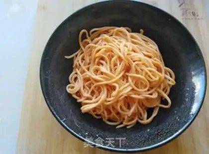Make Black fish soup carrot noodles step 6
