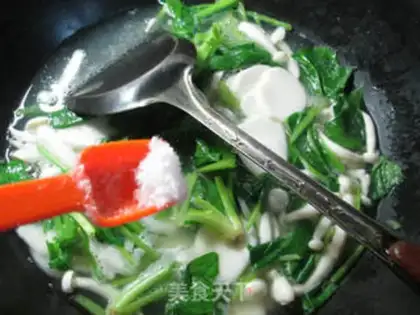 Make White mushroom spinach step 5