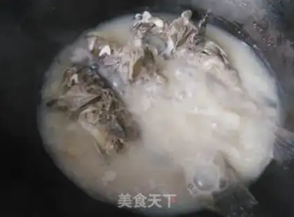 Make Black fish soup carrot noodles step 13