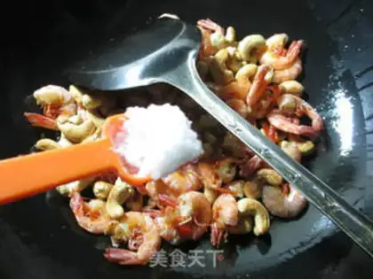 Make Cashew fried shrimp step 4