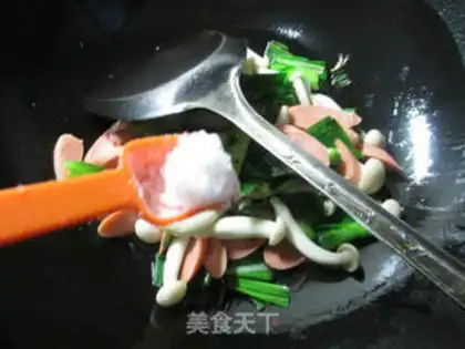Make Garlic hams and sausages for white mushrooms step 5