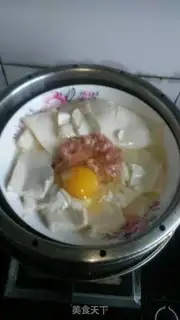 Make Tofu steamed eggs and meat step 1