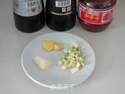 Make Spicy potato chicken step 1