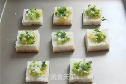 Make Garlic cheese toast step 4
