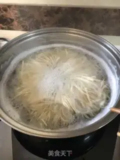 Make Felicia noodles step 0