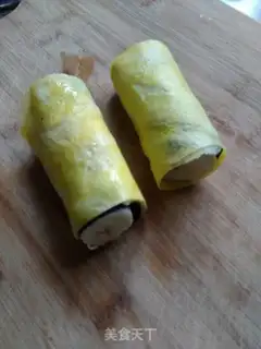 Make A pickle banana roll step 5