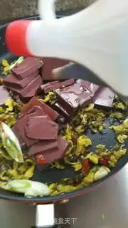 Make Sour sauce, lamb blood step 6