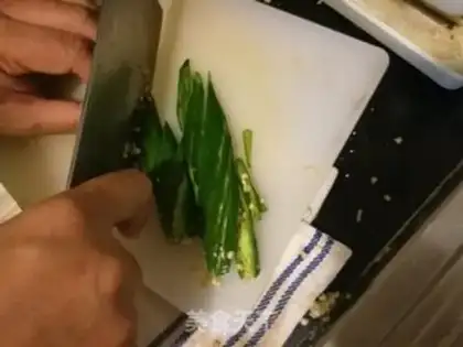 Make Twin peppers, fried beef step 1
