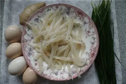 Make Egg aroma and silverfish step 0