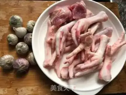 Make Boots and peanut chicken feet step 0