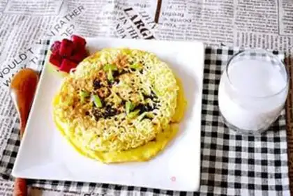 Make Noodle pancakes step 6