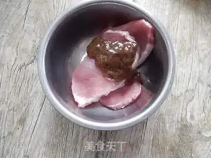 Make Pork chop mushroom salad step 1