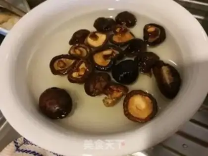 Make Mushroom beef sauce step 1