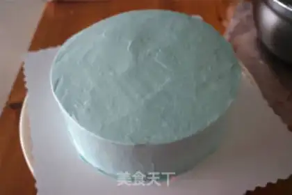 Make Little Rocket birthday cake step 6