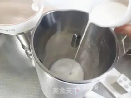 Make Mongolian Milk Tea step 1