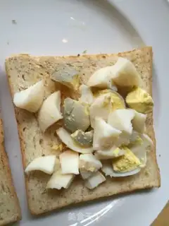 Make Egg sandwich step 2