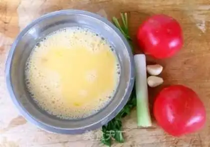 Make Tomato fried eggs step 0