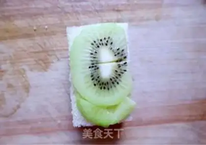Make Fruit sandwich step 3