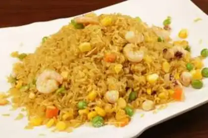 Make Singzhou fried rice step 9