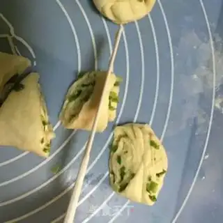 Make Onion rolls step 7