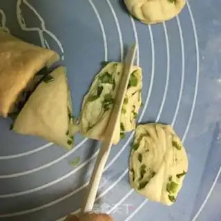 Make Onion rolls step 8
