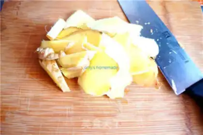 Make Ginger and milk step 1