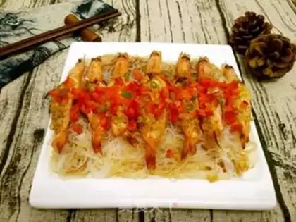 Make A garlic fan with a shrimp back step 7